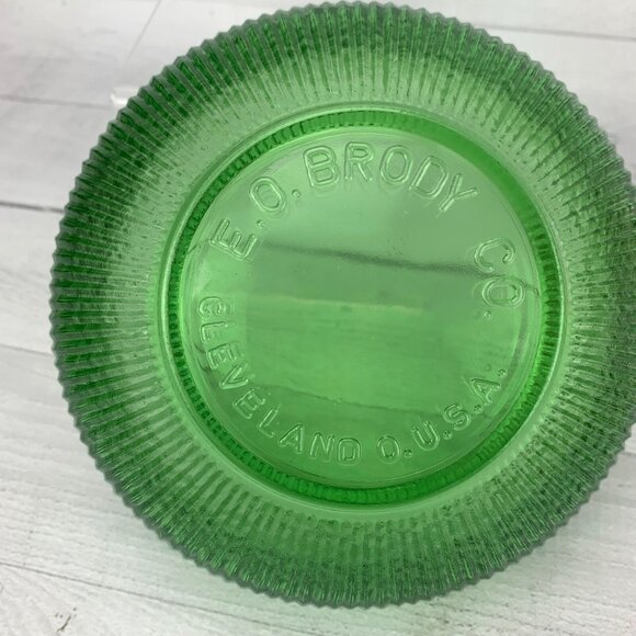 Vintage E O Brody Co. Emerald Green Glass Ridded Depression Candy Nut Bowl - Picture 5 of 7